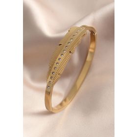 Clariss Gold Renk Yaprak Model Zirkon Taş Detay Kelepçe Kadın Bileklik
