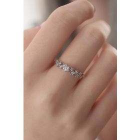 Clariss Gümüş Renk Yıldız Model Zirkon Taşlı Kadın Yüzük