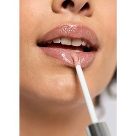 Clinique Chiffon Pop Plush Kremsi 3.4 ml Dudak Parlatıcısı