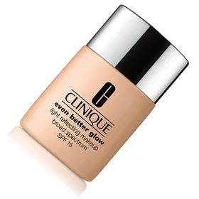 Clinique Even Better Glow SPF15 CN74 Beige 30 ml Fondöten