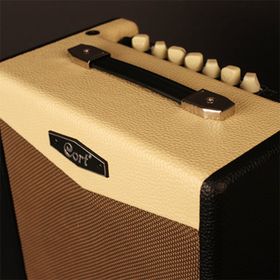 Cort CM15R Elektro Gitar Amfisi
