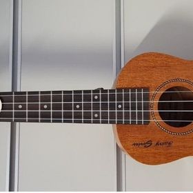 Cremonia AU07L-23 Peri Ukulele