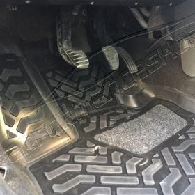 Dacia Duster 4x4 4WD 2016 Model 3D Havuzlu Paspas