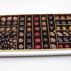 Dark Brown Chocolates & Confections 1 kg Özel Hediyelik Serisi Kutuda Karışık Spesiyel Çikolata