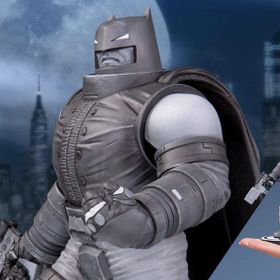 Dc Collectibles Armored Batman Black & White Frank Miller Statue Figür