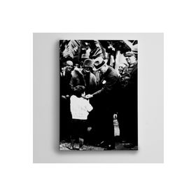 Dekolata Atatürk Bir Çocuğu Severken 35x50 cm Kanvas Tablo