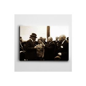 Dekolata Atatürk Dinlerken 50x70 cm Kanvas Tablo