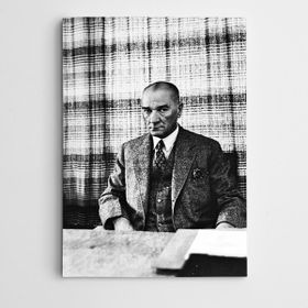Dekolata Atatürk Koltukta Siyah Beyaz 40x60 cm Kanvas Tablo