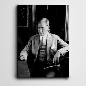 Dekolata Atatürk Takım Elbiseli 70x100 cm Kanvas Tablo