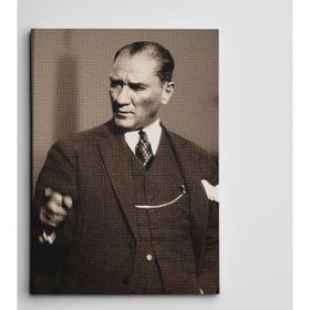 Dekolata Atatürk Takım Elbiseli 70x100 cm Kanvas Tablo
