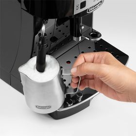 Delonghi ECAM 22.110.B Magnifica Siyah Kahve Makinesi