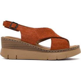 Derimod 25SFD341810 - Kahverengi Bilekten Tokalı Dolgu Topuklu Deri Comfort Kadın Sandalet
