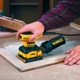 Dewalt D26441 Zımparalama Makinesi