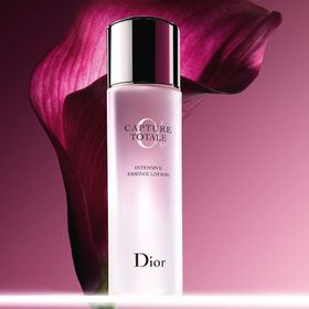Dior Capture Totale Intensive Essence Lotion Yaşlanma Karşıtı 150 ml Cilt Bakım Losyonu