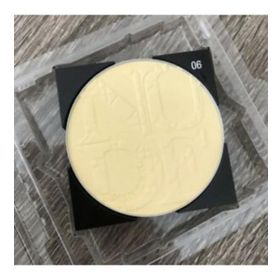 Dior Diorskin Mineral Nude Matte 06 Banana Pudra