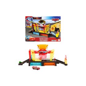 Disney JBM70 Pixar Cars Renk Değiştiren McQueen ile Araba Yıkama Oyun Seti