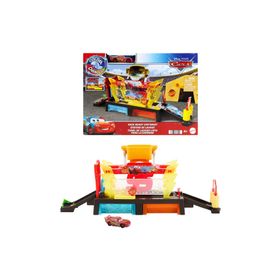 Disney JBM70 Pixar Cars Renk Değiştiren McQueen ile Araba Yıkama Oyun Seti