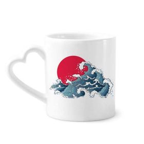 Dıythinker 340 ml Kalp Saplı Japonya Kırmızı Güneş Deniz Suluboya Kahve Seramik Kupa