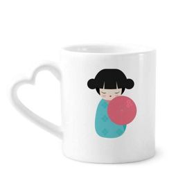 Dıythinker 340 ml Kalp Saplı Mavi Kimono Sakura Japon Oyuncak Bebek Kahve Seramik Kupa