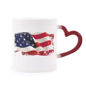 Dıythinker Kırmızı Çok Renkli Yıldızlar ve Çizgiler Hava Fırçalama Amerika Bayrağı Şekil Isıya Duyarlı Kalp Kupası