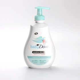 Dove Baby 400 ml Hassas Ciltler için Göz Yakmayan Bebek Saç ve Vücut Şampuanı
