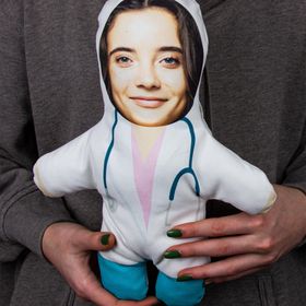 Ejoya 107071 Şirin Doktor Peluş Oyuncak
