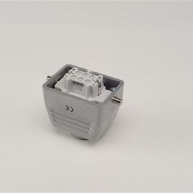 Emas EBM06PU30 Metal 6 Kontak 16A Üstten Girişli Uzatma Tipi Priz