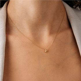 Engin Gold 14 Ayar Altın V Harfli Kolye