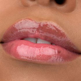 Essence Extreme Dolgunlaştırıcı Dudak Parlatıcısı
