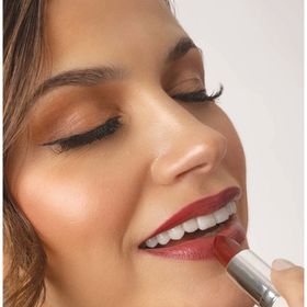 Farmasi 06 Hot Cherry 4 gr Creamy Lipstick