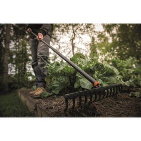 Fiskars 135715 Solid Bahçe Tırmığı