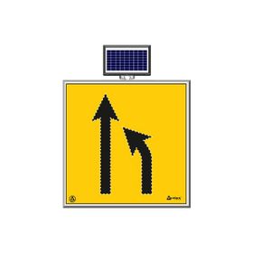 FM Trafik Solar Ledli 100X100 cm Sağdan Daralan Yol Yol Bakım Levhası