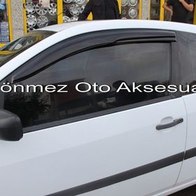 Ford Fiesta 2010 Mugen Cam Rüzgarlığı