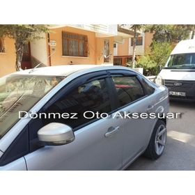 Ford Focus 2011 Mugen Cam Rüzgarlığı