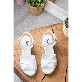 Fox Shoes K674305009 Beyaz Kadın Dolgu Topuklu Ayakkabı