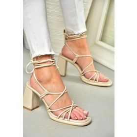 Fox Shoes S2824705 09 Bej Kalın Topuklu Bağlamalı Kadın Ayakkabı
