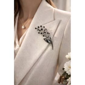 Füme Siyah Taşlı Silver Metal Broş
