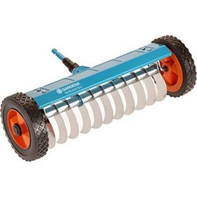 Gardena 03395 C/S Tekerlekli Çim Havalandırma Tırmığı