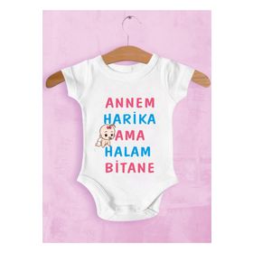 Genel Annem Harika Ama Halam Bitane Baskılı Beyaz Bebek Zıbın