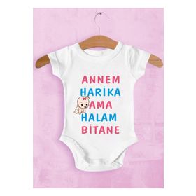 Genel Annem Harika Ama Halam Bitane Baskılı Beyaz Bebek Zıbın
