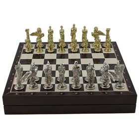 Gift Home Büyük Boy Metal Pegasus 36x36x6 cm Satranç Takımı Parlak ve Ceviz Desenli Sandıklı MDF Tahtası