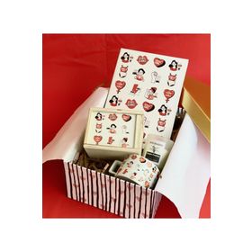 Gift Moda Girl Gang Tasarımlı Tarihsiz Kutulu Kupa ve Kokulu Cam Mum Kadınlara Özel Hediye Seti Ajanda