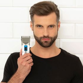 Goldmaster Pro Deluxe 4 Saat Kablosuz Kullanımlı 20 Kademe Saç ve Sakal Kesme Makinesi