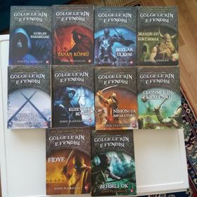 Gölgelerin Efendisi - 12 Kitap Takım - John Flanagan