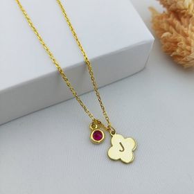 Gözde Kadın 925 Ayar Gümüş Kırmızı Taşlı Harfli Yonca Kolye