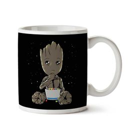 Groot Eating Candies Baskılı Kupa