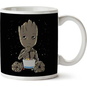 Groot Eating Candies Baskılı Kupa