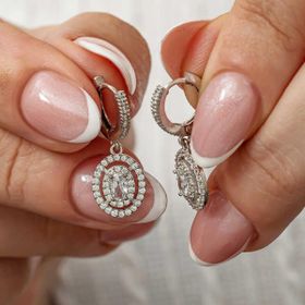 Gümüş Sallantılı Oval Taşlı Küpe