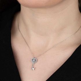 Gumush Swarovski Taşlı Anahtar Gümüş Kadın Kolye
