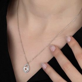 Gumush Swarovski Taşlı Damla Kalp Gümüş Kadın Kolye